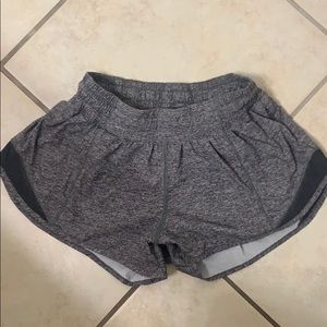 size 4 hottie tot lululemon shorts